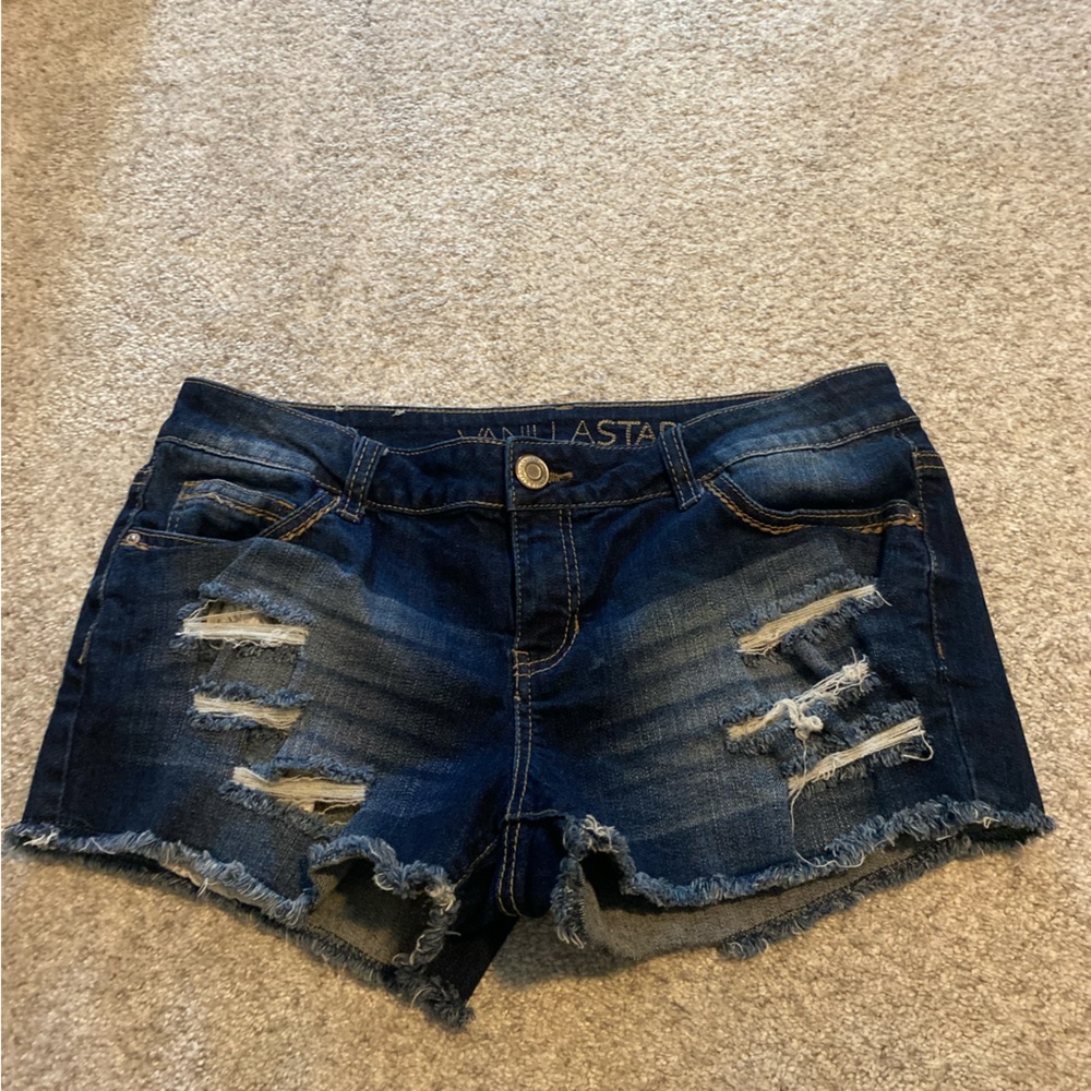 Dark wash Vanilla Star ripped denim shorts, size 11